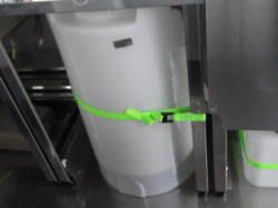 ケータリングカー・キッチンカーのレンタル　100リットル給水タンク画像